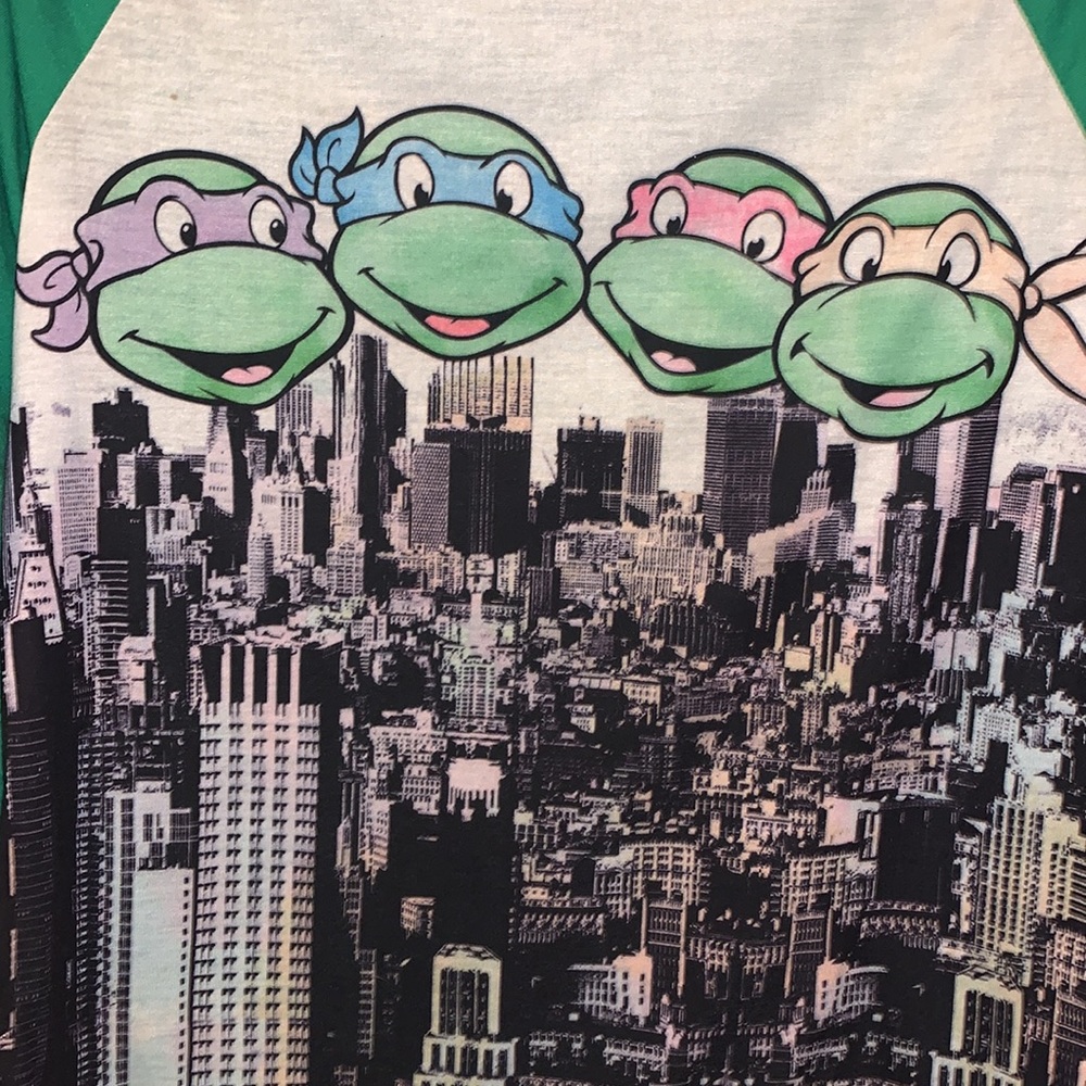 Teenage Mutant Ninja Turtles 15/17 Juniors women’s shirt - Picture 2 of 4